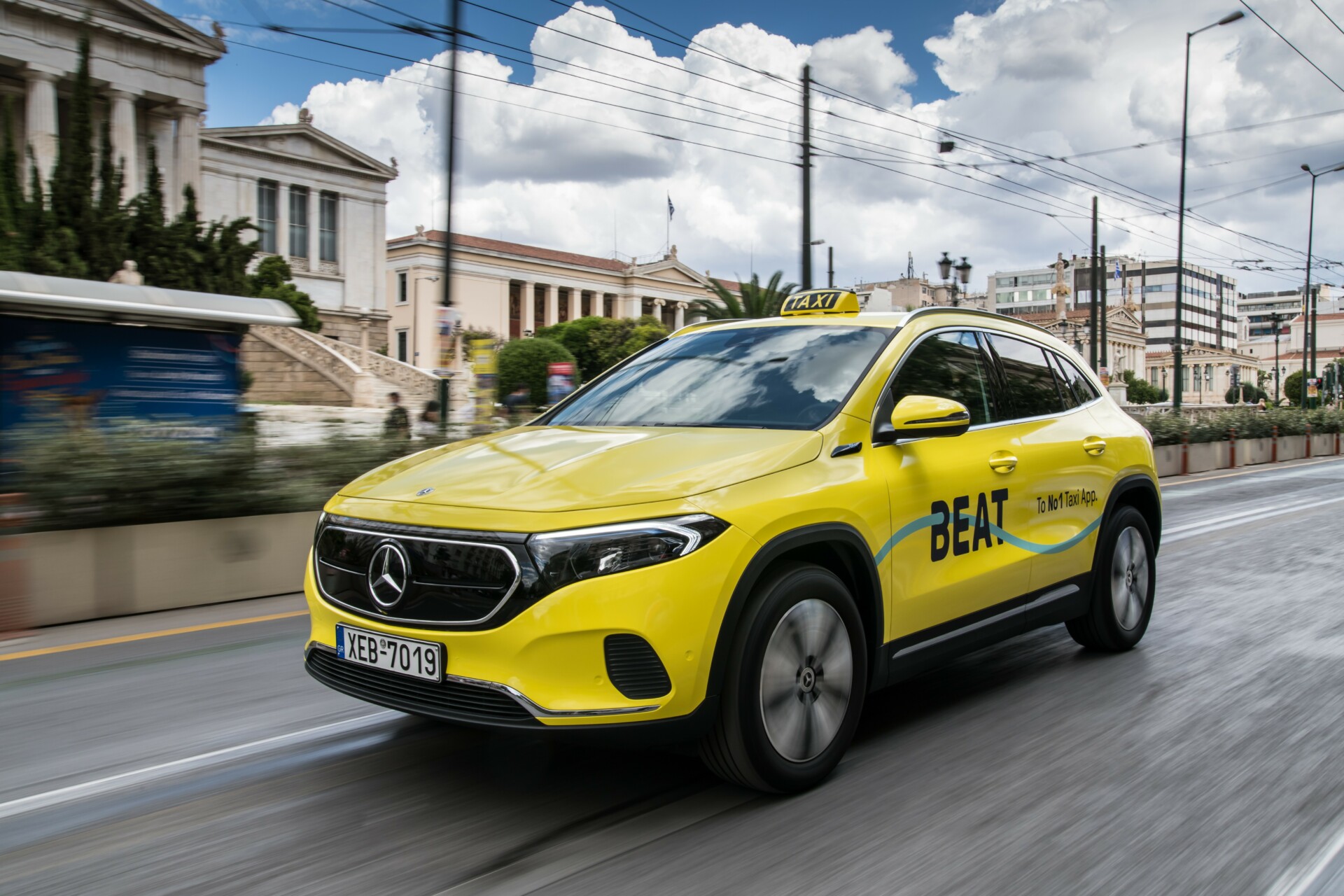 Ταξί: Σε λίγο καιρό θα βγούνε στο δρόμο 6θέσια και 9θέσια
