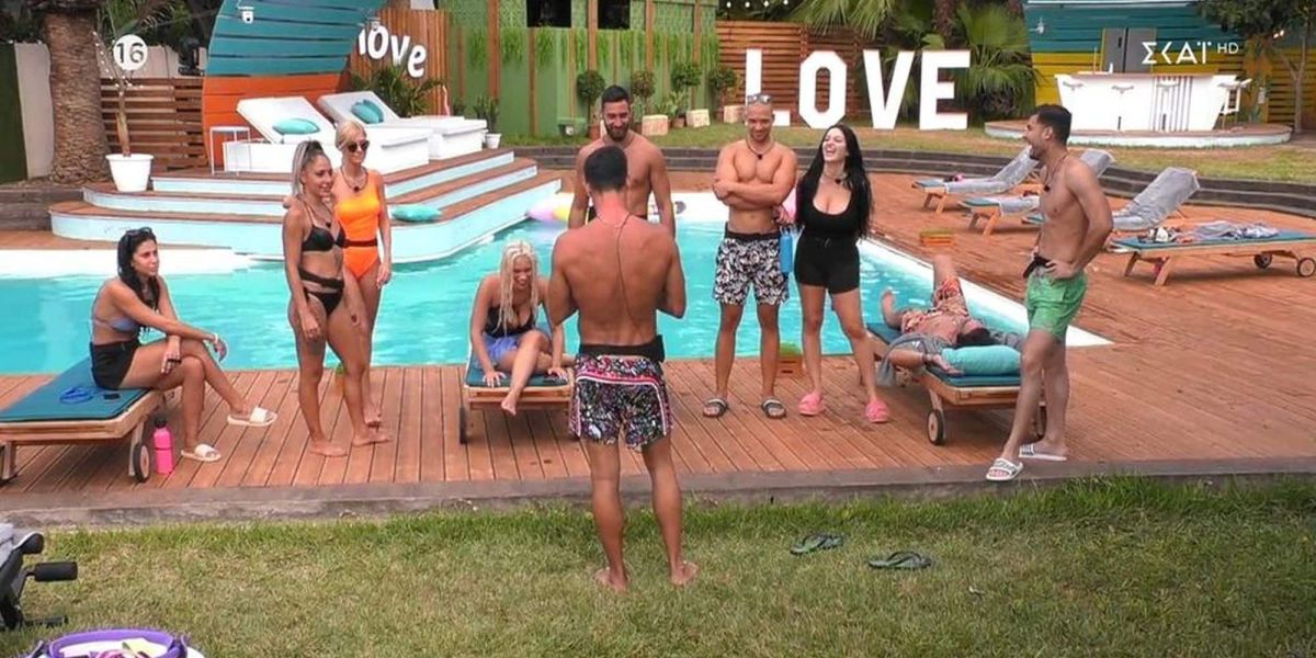 Love Island: Η σωστή απόφαση του Αλέξανδρου δημιούργησε το πρώτο καυτό ζευγάρι