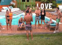 Love Island: Η σωστή απόφαση του Αλέξανδρου δημιούργησε το πρώτο καυτό ζευγάρι Love Island: Η σωστή απόφαση του Αλέξανδρου δημιούργησε το πρώτο καυτό ζευγάρι
