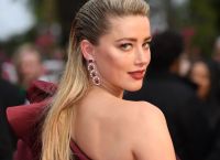 Amber Heard: Έγινε μια άλλη – Έβαλε κιλά και κυκλοφορεί με μπικίνι στην Ισπανία Amber Heard: Έγινε μια άλλη – Έβαλε κιλά και κυκλοφορεί με μπικίνι στην Ισπανία