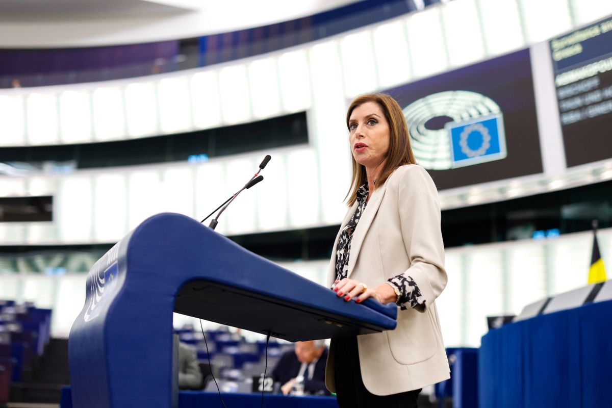 «Μένουμε άνθρωποι»: Η πρωτοβουλία της Άννας Μισέλ Ασημακοπούλου για το Ημερολόγιο προσφοράς 2023