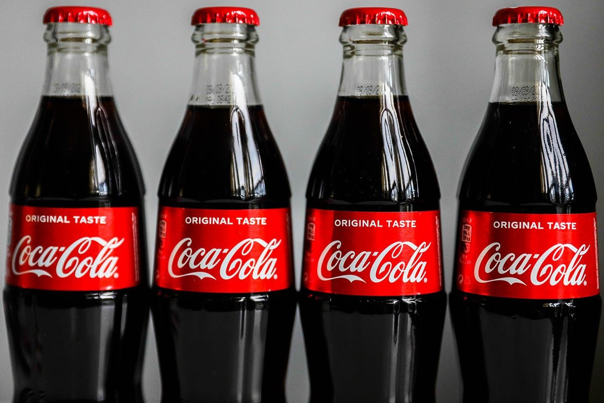 Νέες γεύσεις και κουτάκια για την Coca Cola
