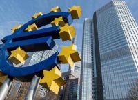 ΕΚΤ: Έκρουσε “καμπανάκι” για πληθωρισμό και επιτόκια