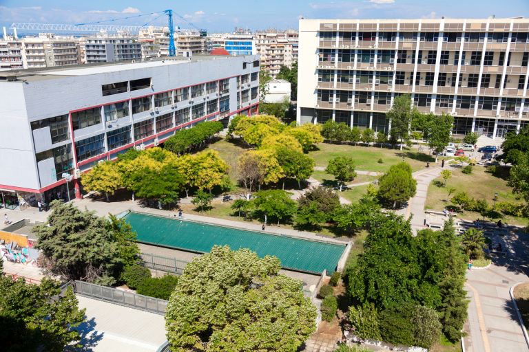 Greek universities to market English-language degree programs