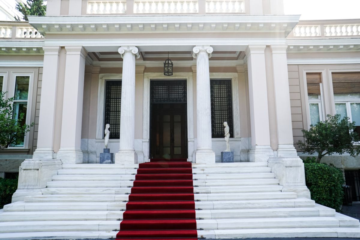 «Κιβωτός του Κόσμου»: Έκτακτη σύσκεψη τη Δευτέρα στο Μαξίμου για τις προνοιακές δομές