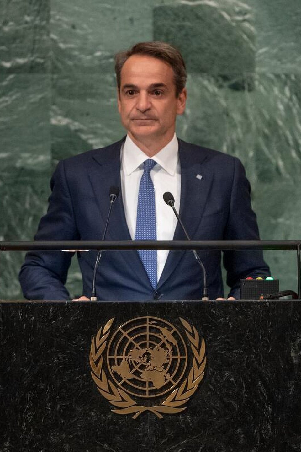 Handelsblatt: Ο Μητσοτάκης αυστηρός με τις τράπεζες