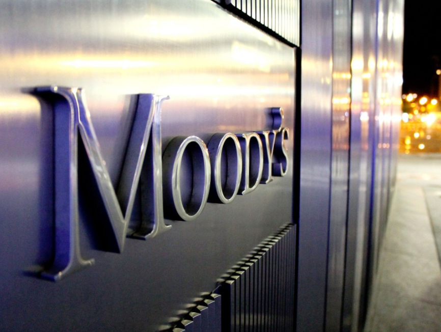 Moody’s: Αναβάθμισε έξι ελληνικές τράπεζες – Διαπιστώνει βελτίωση της ελληνικής οικονομίας