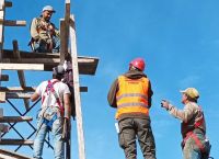 Καθυστερήσεις για την αναθεώρηση του κόστους υλικών