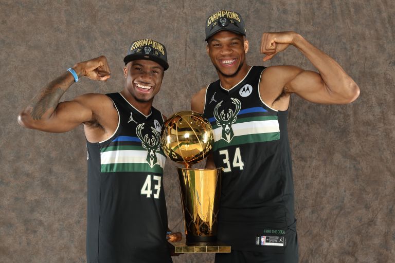 Giannis and Thanasis Antetokounmpo dance at the Milwaukee Bucks photoshoot – Watch video