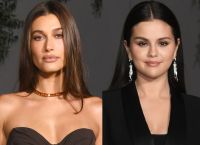 Νυν VS Πρώην: Hailey Bieber & Selena Gomez ποζάρουν αγκαλιά Νυν VS Πρώην: Hailey Bieber & Selena Gomez ποζάρουν αγκαλιά