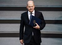 Σολτς: Να μην διαιρέσουμε τον κόσμο σε συνασπισμούς