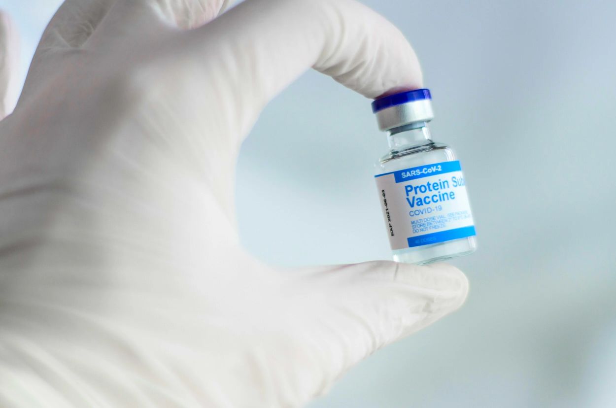 Εμβόλια mRNA: Μεγάλες πιθανότητες να προκαλέσουν παροδική διαταραχή της εμμηνόρροιας