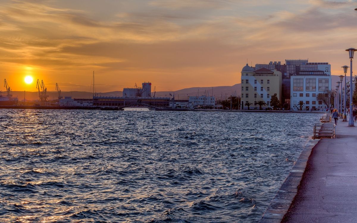 Καιρός σήμερα Παρασκευή 16/12: Αραιές νεφώσεις