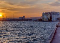 Καιρός σήμερα Σάββατο 10/12: Αυξημένες νεφώσεις με παροδικές βροχές