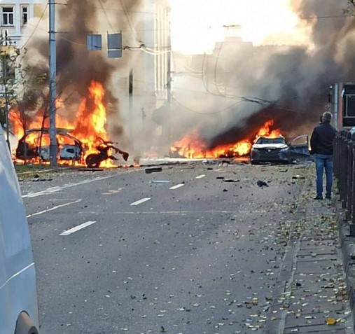 Ουκρανία: Ισχυρές εκρήξεις συγκλόνισαν το Κίεβο – Φόβοι για αντίποινα Πούτιν
