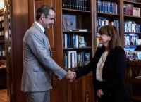 Συνάντηση Μητσοτάκη – Σακελλαροπούλου στο Προεδρικό