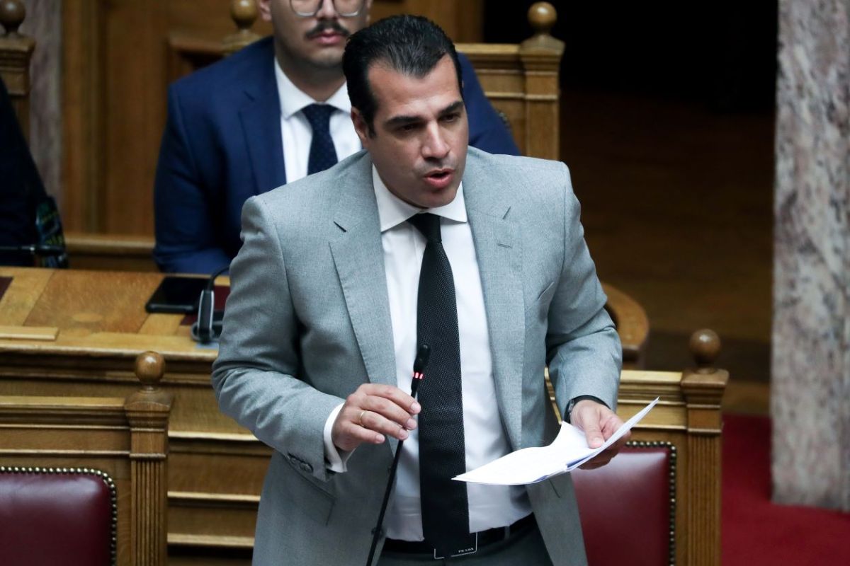 Πλεύρης: Από 1ης Ιανουαρίου 2023 η επιστροφή των ανεμβολίαστων υγειονομικών