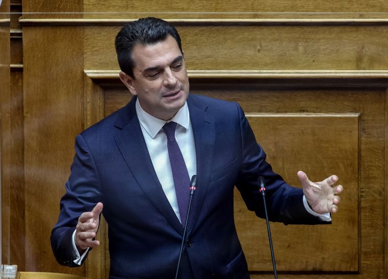 Σκρέκας: Θέμα ημερών η τροπολογία για φορολόγηση των υπερεσόδων στην προμήθεια ενέργειας