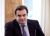Πιερρακάκης: Ατύχημα για τον υπουργό – Τι συνέβη Πιερρακάκης: Ατύχημα για τον υπουργό – Τι συνέβη
