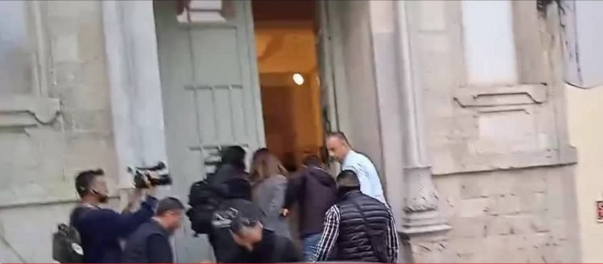 Επίθεση με καυστικό υγρό στην Κρήτη: Στην ανακρίτρια η 38χρονη υπό δρακόντεια μέτρα ασφαλείας