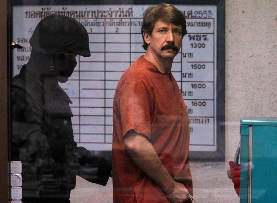 Viktor Bout: Ποιος είναι ο “έμπορος θανάτου” που η Ρωσία θέλει πίσω σε ανταλλαγή κρατουμένων