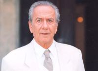 Αλέκος Αλεξανδράκης: Ο εραστής του θεάτρου είχε προσλάβει τσιλιαδόρο να διώχνει γυναίκες Αλέκος Αλεξανδράκης: Ο εραστής του θεάτρου είχε προσλάβει τσιλιαδόρο να διώχνει γυναίκες