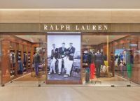 Ralph Lauren: Οι πλούσιοι καταναλωτές στηρίζου τον οίκο – Τα έσοδα ανήλθαν