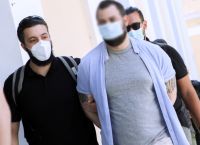 Πρώην παίκτης ριάλιτι επιχείρησε να εισβάλλει στο Εφετείο με 1,5 εκατ. ευρώ και ναρκωτικά Πρώην παίκτης ριάλιτι επιχείρησε να εισβάλλει στο Εφετείο με 1,5 εκατ. ευρώ και ναρκωτικά