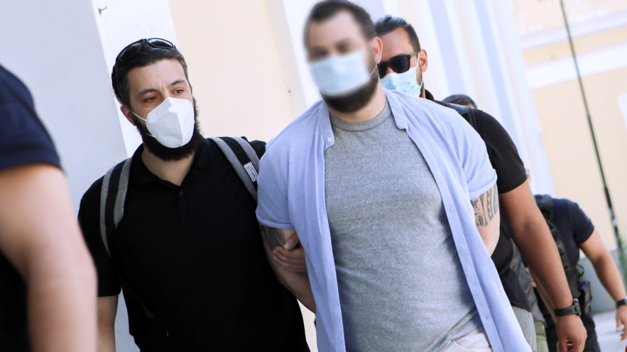 Πρώην παίκτης ριάλιτι επιχείρησε να εισβάλλει στο Εφετείο με 1,5 εκατ. ευρώ και ναρκωτικά