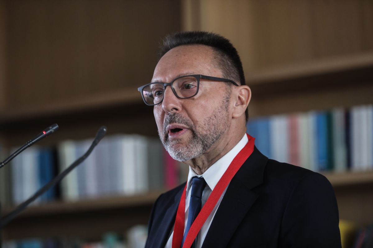 Politico: Στουρνάρας  – «Η ΕΚΤ πρέπει να επιβραδύνει την αύξηση των επιτοκίων»