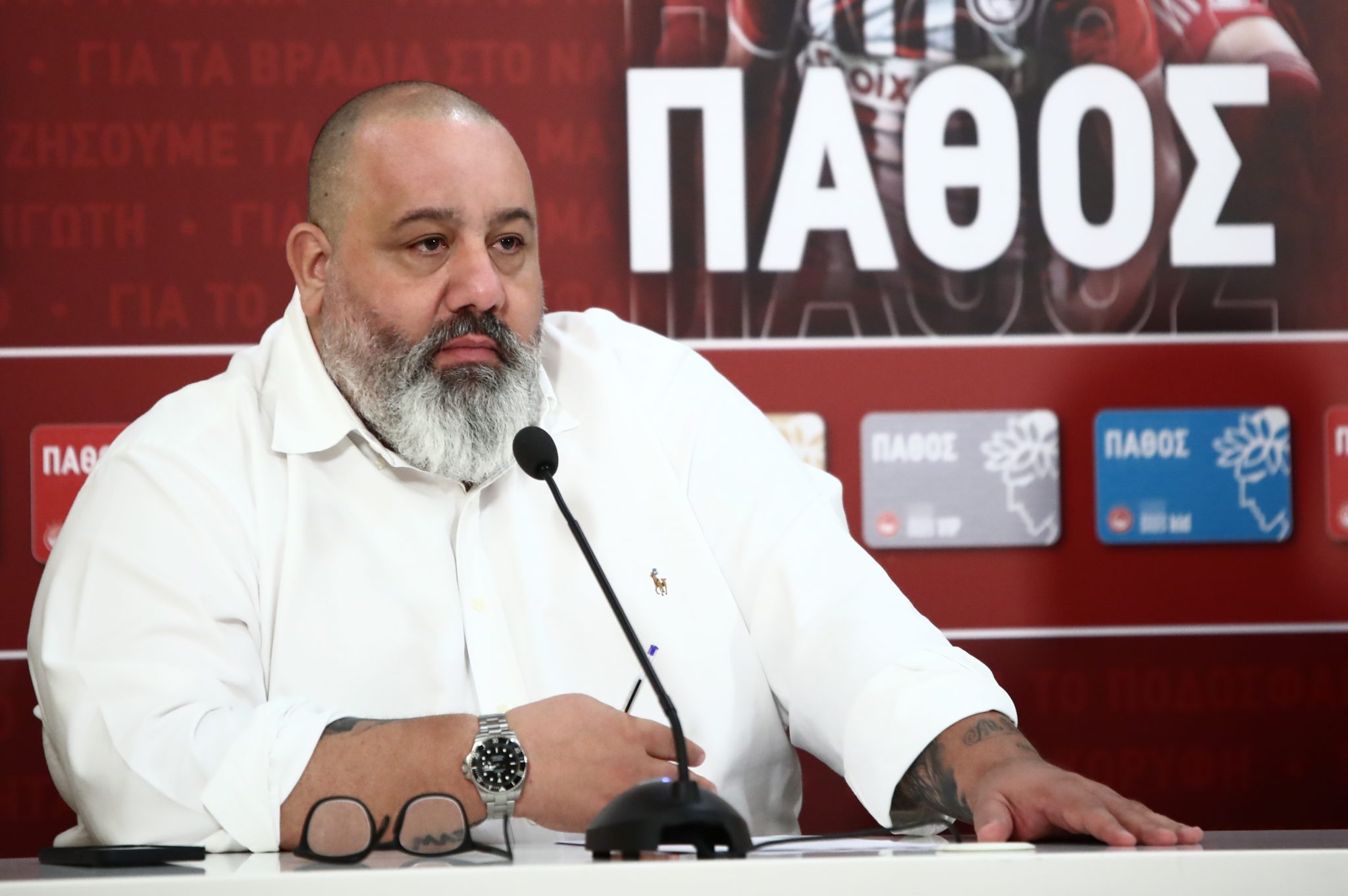 Καραπαπάς: Απειλεί τους πάντες – «Παλιογαμ… θα δεις τι θα γίνει, θα με θυμηθείς»