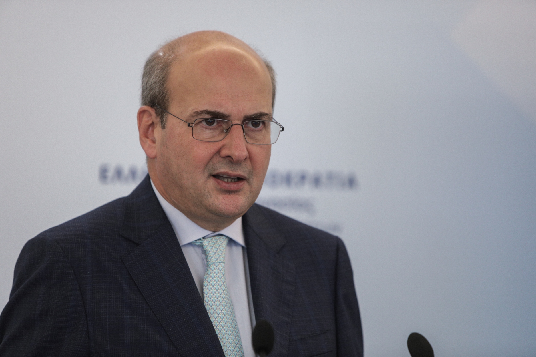 Χατζηδάκης: Θετικές εξελίξεις για τη μείωση της ανεργίας παρά τις κρίσεις