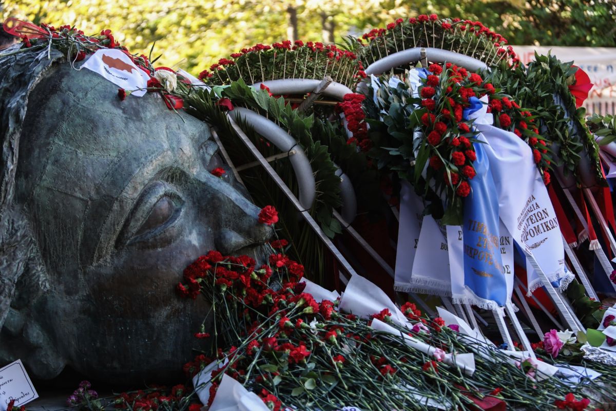 Η εξέγερση του Πολυτεχνείου και η κεντροδεξιά
