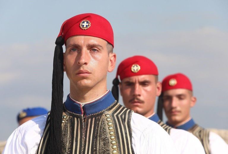 Greek Presidential Guard Marches on to Western Australia