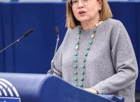 Μαρία Σπυράκη: Να αποσαφηνιστεί ο μηχανισμός διόρθωσης στην τιμή του αερίου