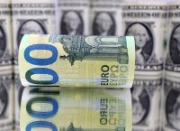 Αόρατο στους τραπεζικούς ισολογισμούς χρέος σε δολάρια που ξεπερνά τα 80 τρισ. δολ