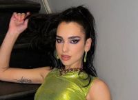 Dua Lipa: Τα έβγαλε όλα εκτός από τις ψηλές μπότες της [pic]