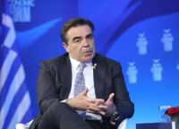 Greece to receive additional 1.9 bln euros for migration, EU VP says