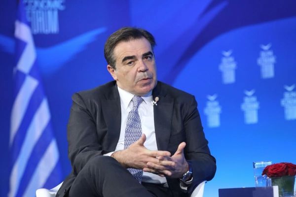 Greece to receive additional 1.9 bln euros for migration, EU VP says