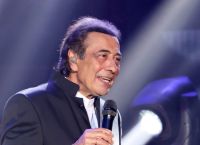 «Καταιγίδα» από κέφι και επιτυχίες έρχεται στο «Σπίτι με το MEGA» με τον μοναδικό Αντύπα