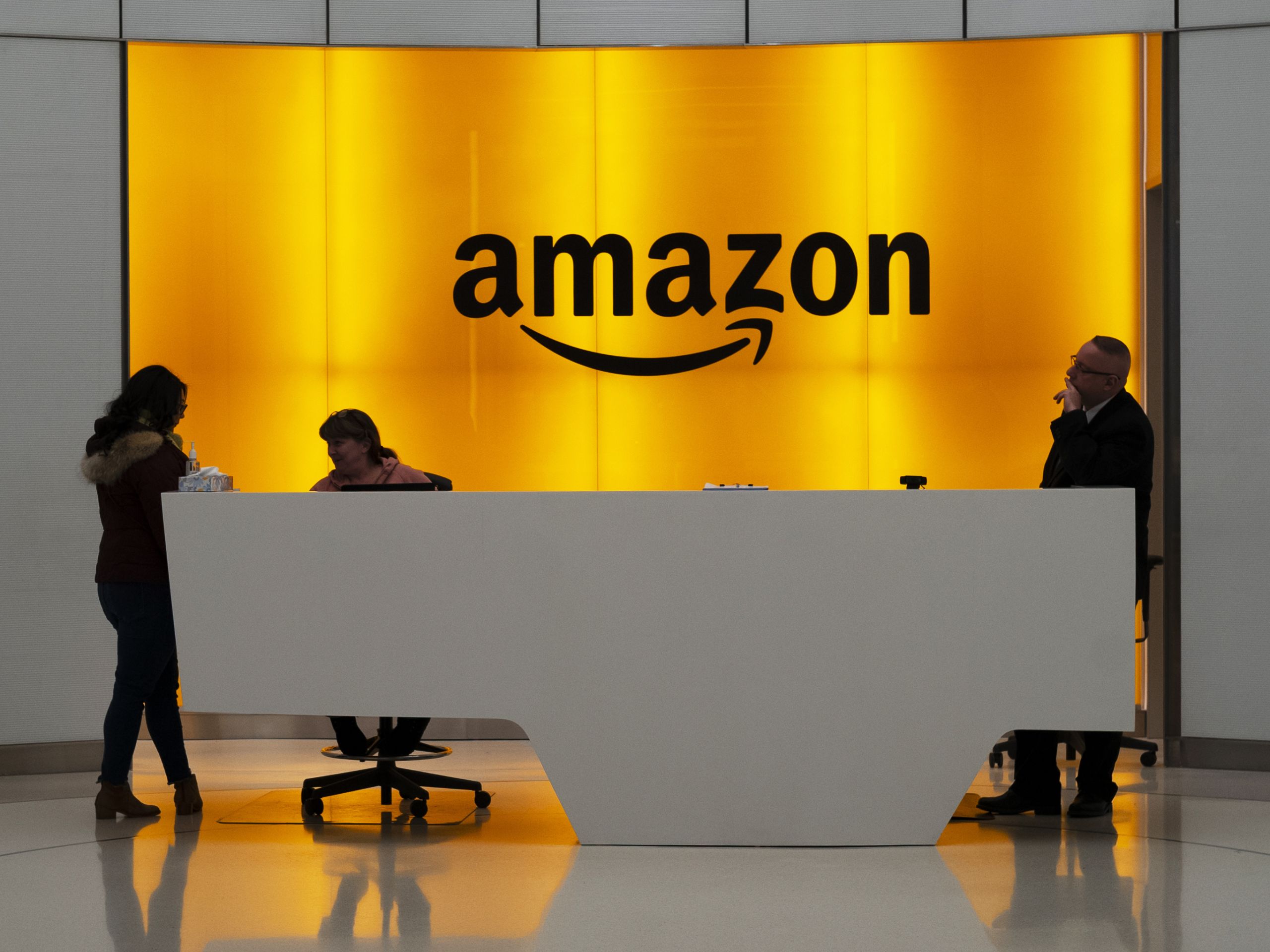 Amazon: Για πρώτη φορά από το 2020 «έπεσε» κάτω από το 1 τρισ. δολάρια η αξία της