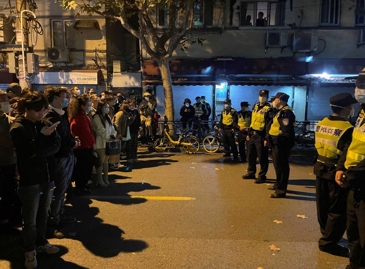 Λονδίνο: Κάλεσαν τον πρεσβευτή της Κίνας για το επεισόδιο με τον δημοσιογράφο του BBC