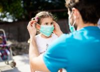 Greece’s Pediatricians urge the return of face masks indoors