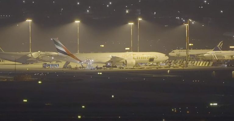 Το διπλό θρίλερ με τις πτήσεις της Emirates – Όλο το παρασκήνιο