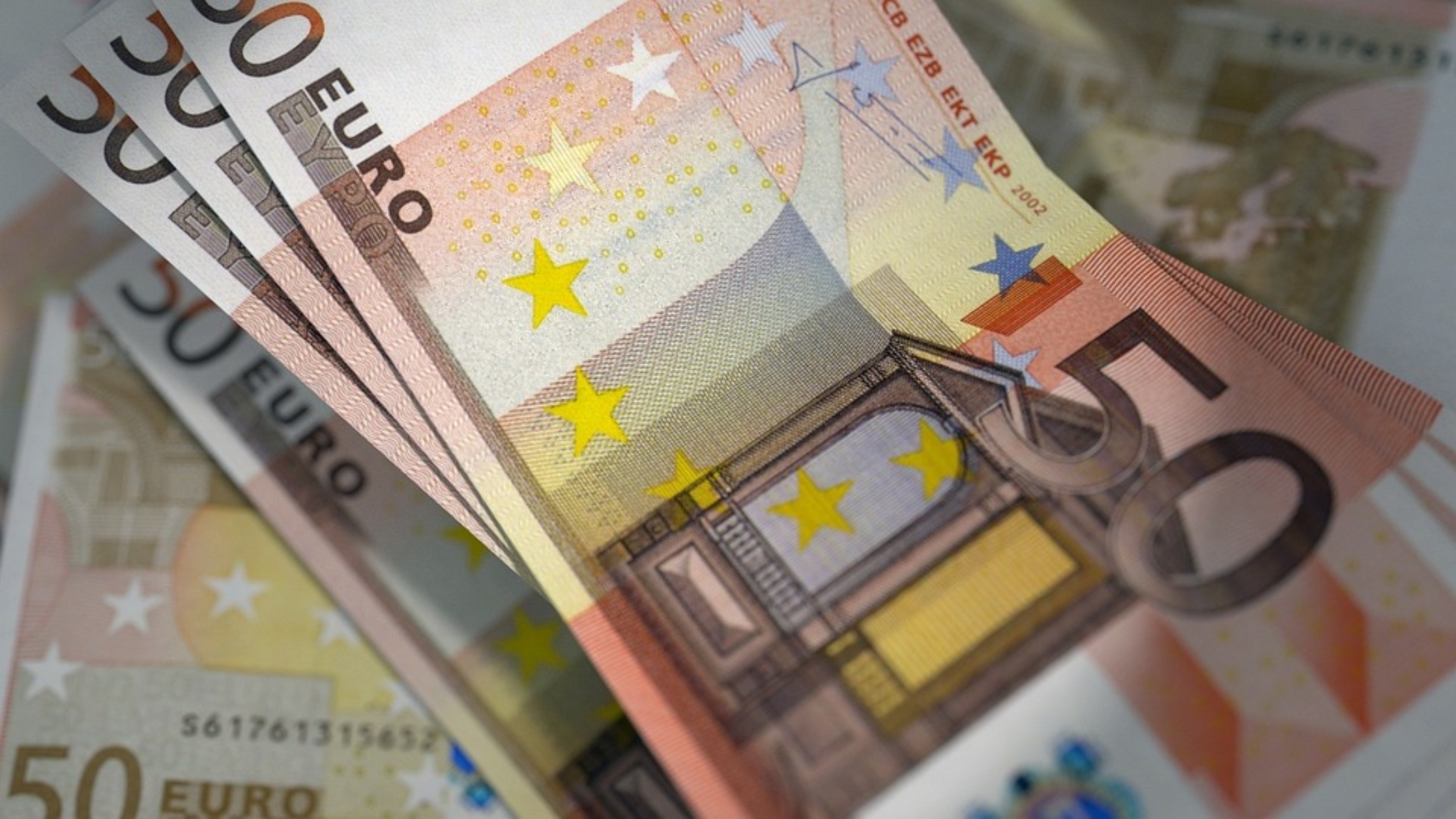 Επίδομα ακρίβειας: Ποιοι θα πάρουν τα διπλά