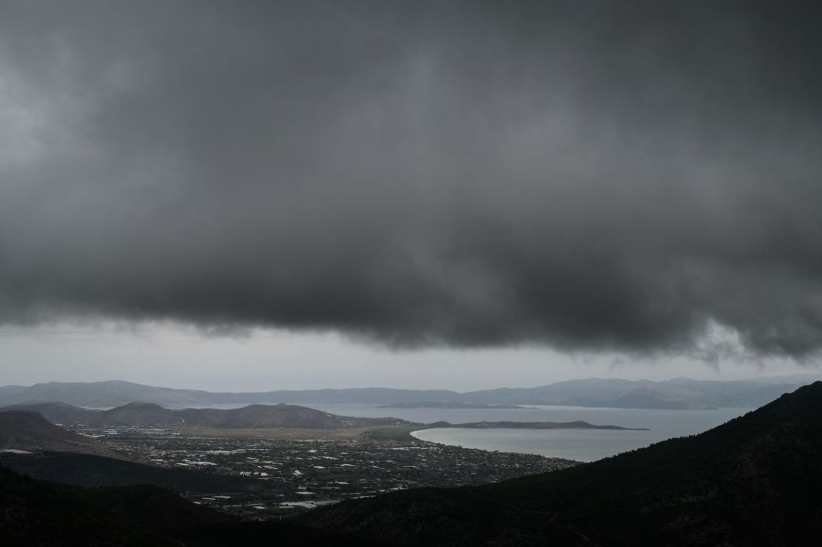 Καιρός σήμερα Τετάρτη: Νεφώσεις αυξημένες με βροχές