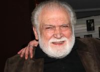 Μετά το θάνατο του Κώστα Καζάκου αρκετοί δωρίζουν το σώμα τους στην επιστήμη
