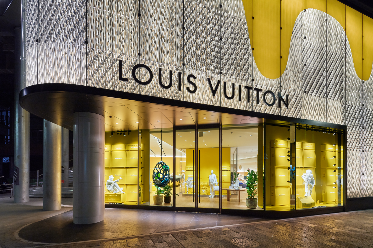 Louis Vuitton: Το πρώτο κατάστημα με έπιπλα έκανε εγκαίνια – Δείτε τιμές