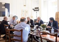 Συνάντηση Μητσοτάκη με το προεδρείο της Ένωσης Ιδιοκτητών Ημερησίων Εφημερίδων Αθηνών