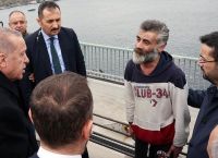 Νέο σόου Ερντογάν σε…επανάληψη – Απέτρεψε αυτοκτονία όπως το 2015 Νέο σόου Ερντογάν σε…επανάληψη – Απέτρεψε αυτοκτονία όπως το 2015